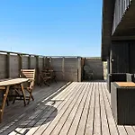 3 Bedroom Gorgeous In למביג